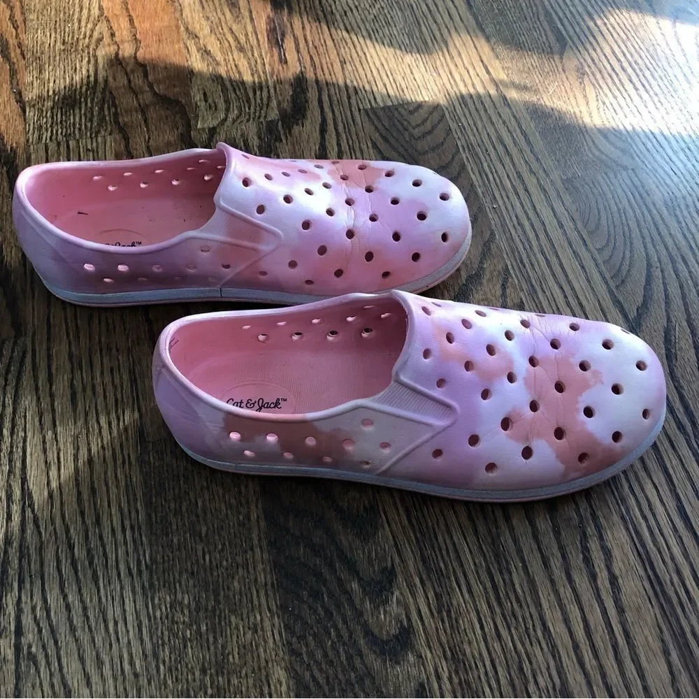 Cat &‎ Jack pink slip on summer shoes girls size 4/5
